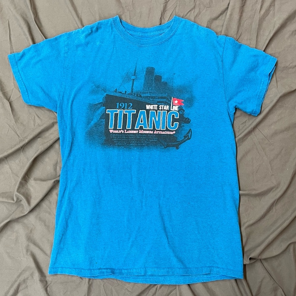 1912 Titanic White Star Line Museum T-Shirt Size Medium  Cool blue t-shirt with